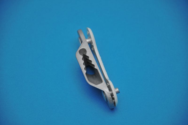 ClamCleat Bb. geschlossen, ALU Silber m. Gegenplatte u. Niete, CL241
