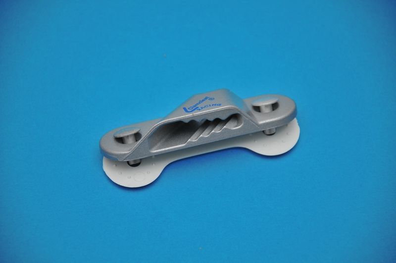 ClamCleat Bb. geschlossen, ALU Silber m. Gegenplatte u. Niete, CL241