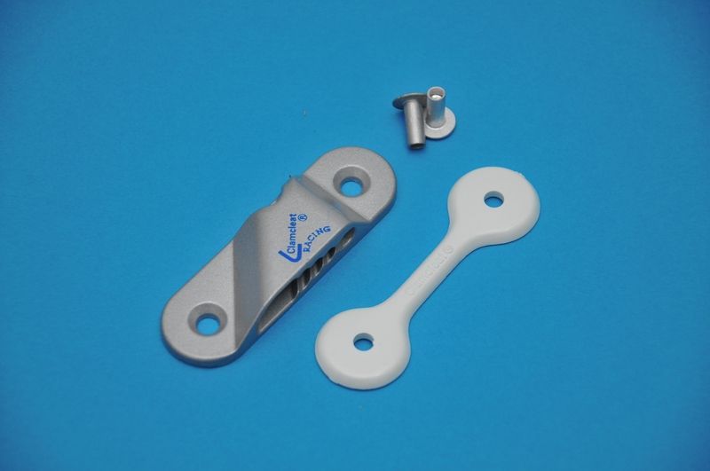 ClamCleat Bb. geschlossen, ALU Silber m. Gegenplatte u. Niete, CL241