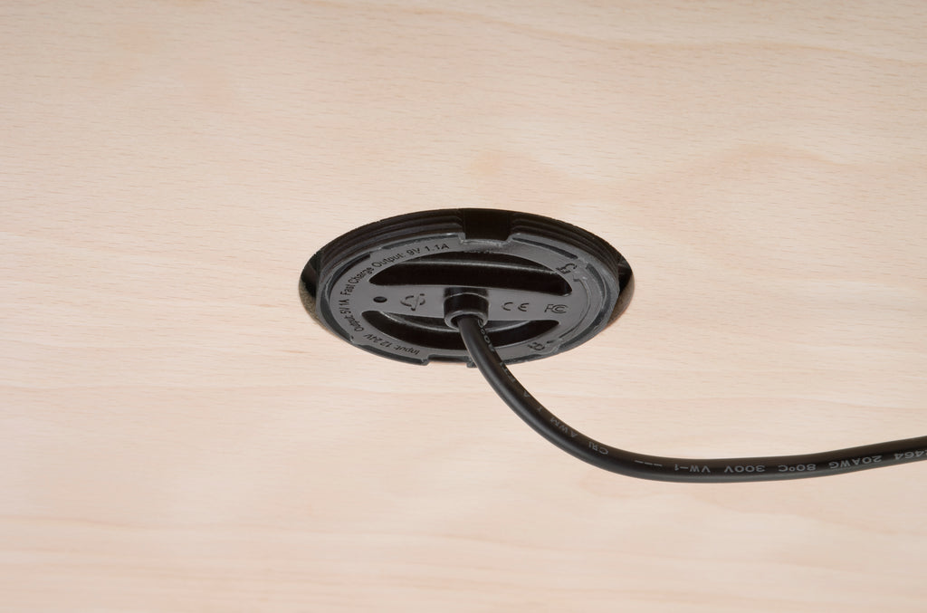 Scanstrut Ladegerät Surface SC-CW-02F Aufbauversion für kabelloses Laden von Smartphones 10-30V Eingang 2A Ausgang 10W wasserdicht nach IPX6 zum Einbau